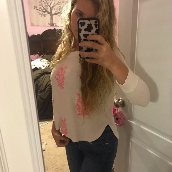 Soft Cream AE Sweater - Picture 2 of 5